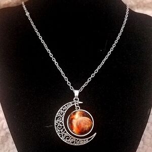 💖 Crescent Moon Necklace